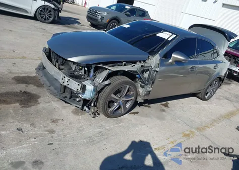 2019 Lexus Is 300 z USA, uszkodzony, nr VIN JTHBA1D27K5097807